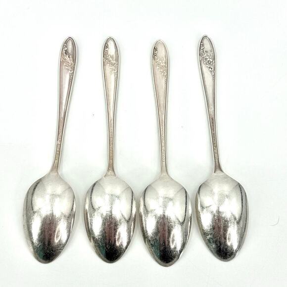 Set of 4 Teaspoons Queen Bess II Silverplate Tudor Plate Oneida Community - Picture 2 of 5